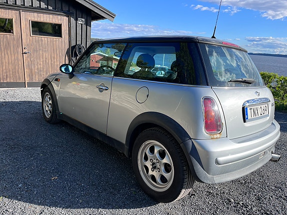 MINI Cooper 3 of 3