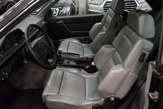 Mercedes-Benz 300 CE 11 of 22