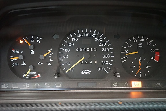 Mercedes-Benz 300 CE 14 of 22