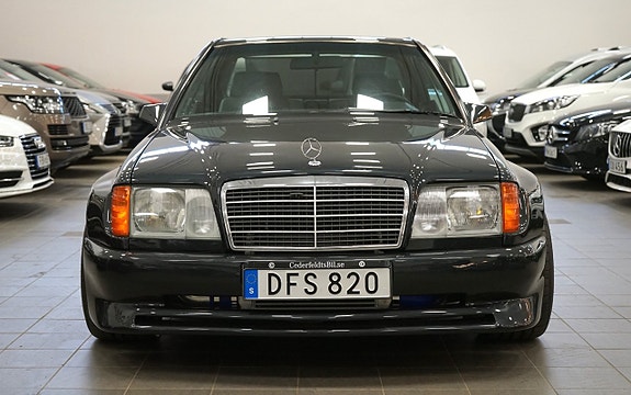 Mercedes-Benz 300 CE 6 of 22