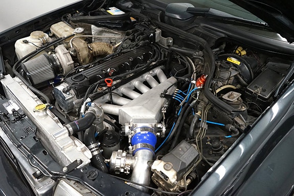Mercedes-Benz 300 CE 9 of 22