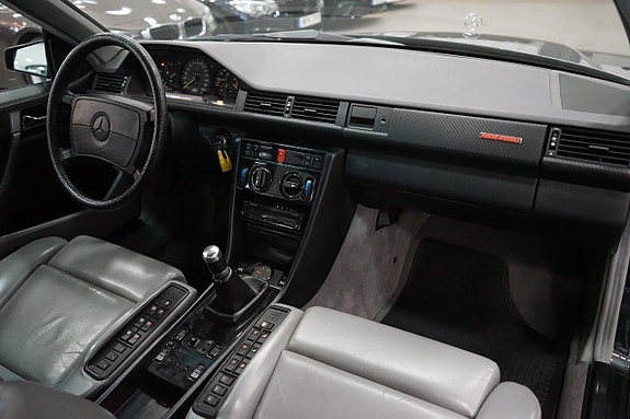 Mercedes-Benz 300 CE 19 of 22
