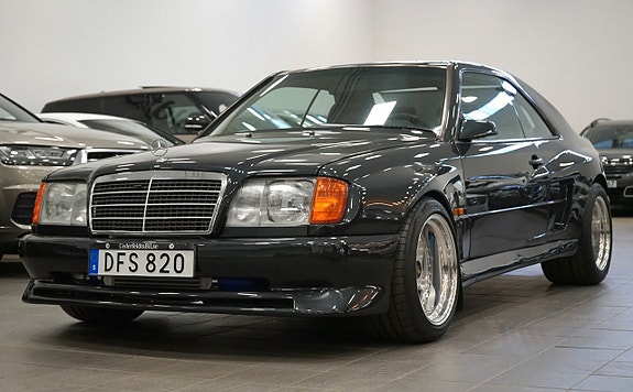 Mercedes-Benz 300 CE 2 of 5