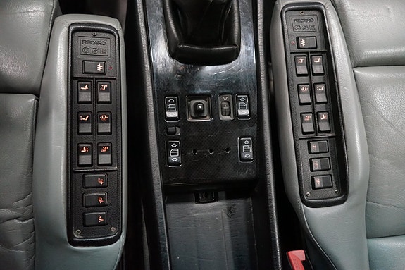 Mercedes-Benz 300 CE 15 of 22