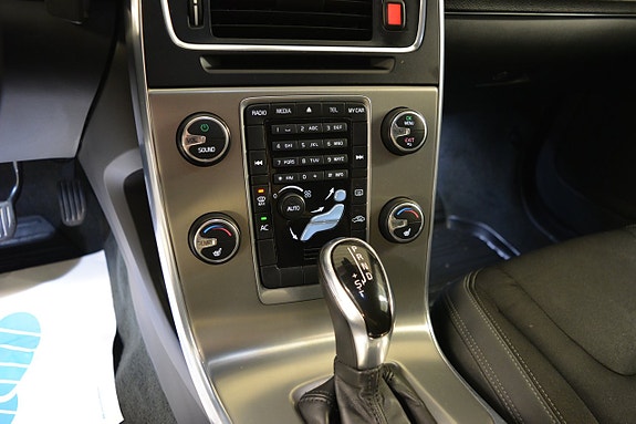 Volvo V60 9 of 15