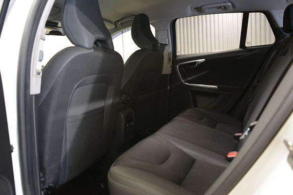 Volvo V60 10 of 15