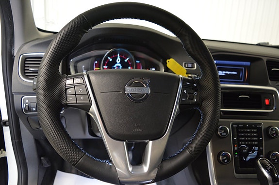 Volvo V60 6 of 15