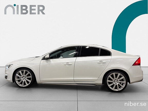 Volvo S60 4 of 5