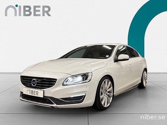 Volvo S60 2 of 5