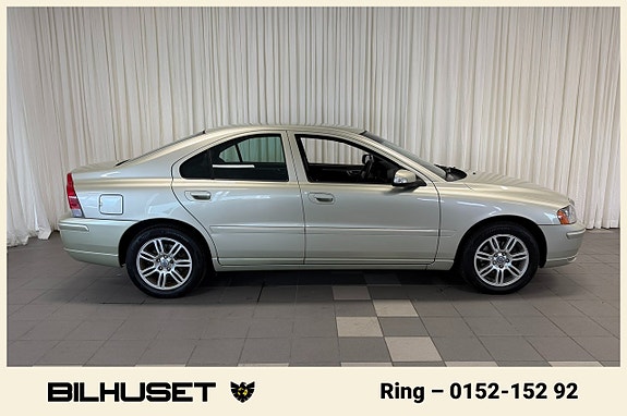 Volvo S60 2 of 5