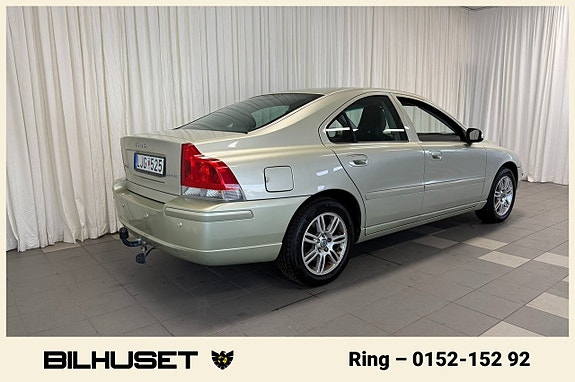 Volvo S60 3 of 5