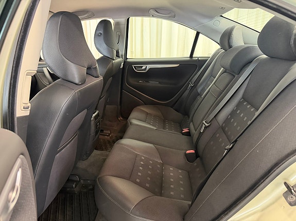Volvo S60 10 of 21