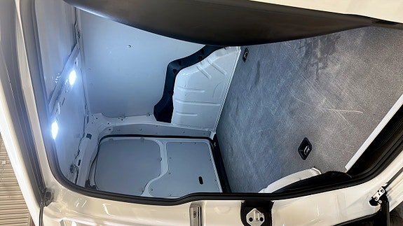 Volkswagen Caddy 12 of 19