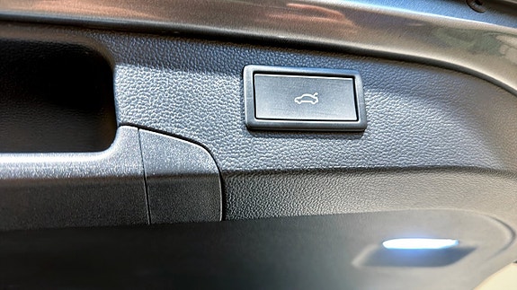 Volkswagen Passat 15 of 23