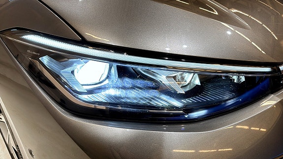 Volkswagen Passat 17 of 23