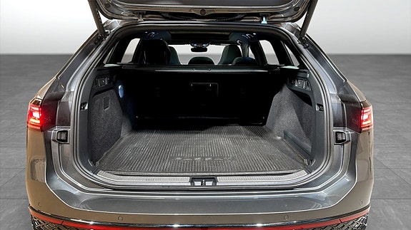 Volkswagen Passat 13 of 23