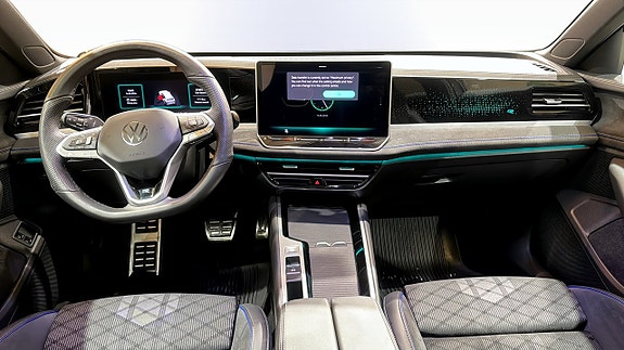 Volkswagen Passat 11 of 23