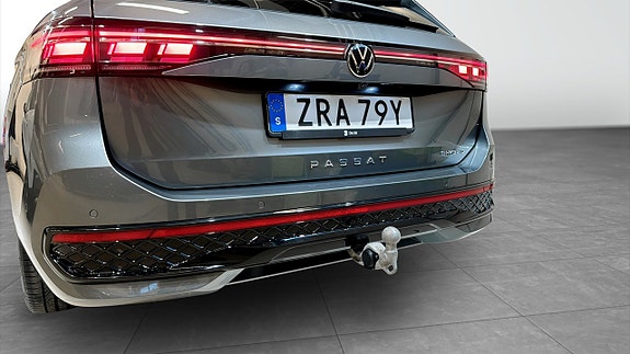 Volkswagen Passat 14 of 23
