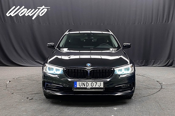 BMW 520 2 of 5