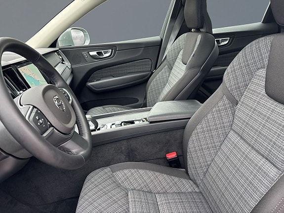 Volvo XC60 6 of 12