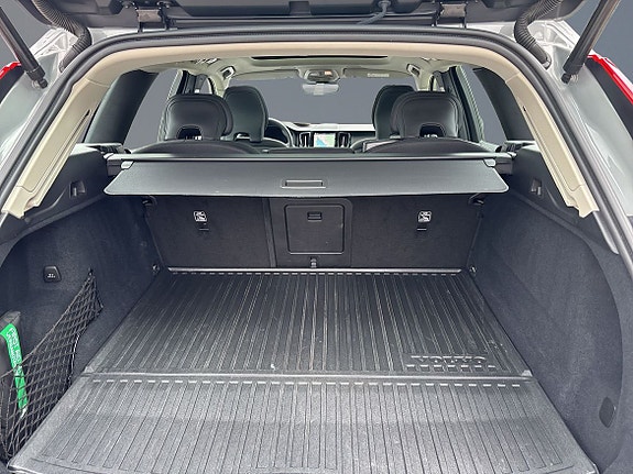 Volvo XC60 9 of 12