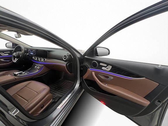 Mercedes-Benz E220 24 of 30
