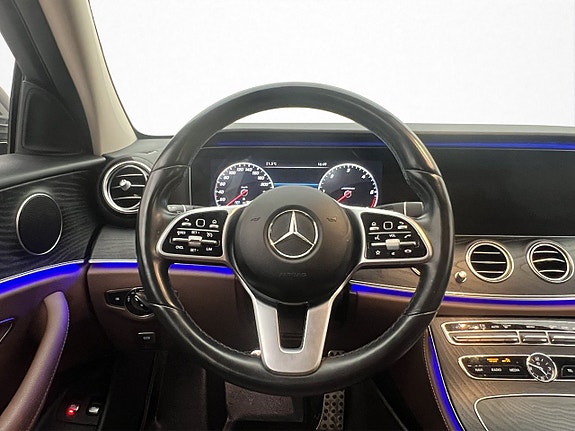 Mercedes-Benz E220 12 of 30