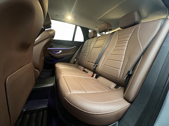 Mercedes-Benz E220 25 of 30