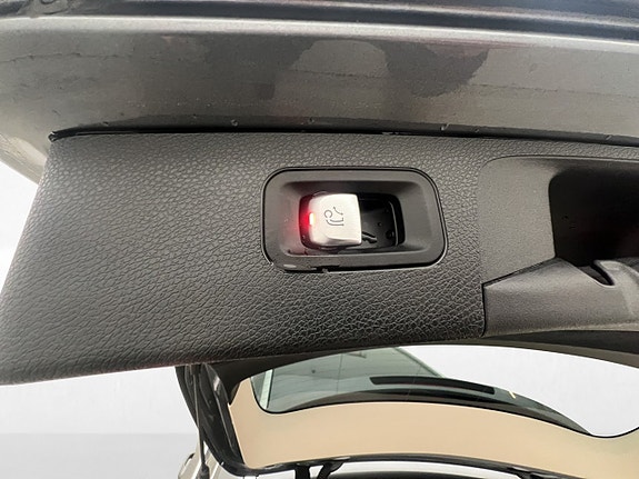 Mercedes-Benz E220 30 of 30