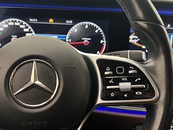 Mercedes-Benz E220 15 of 30