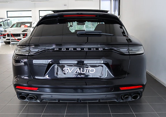 Porsche Panamera 4 5 of 5