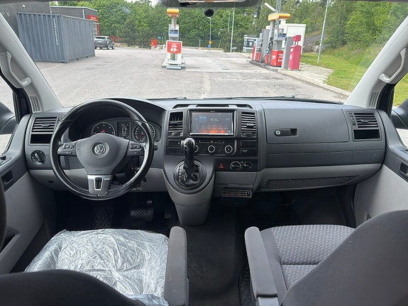 Volkswagen Transporter 8 of 15