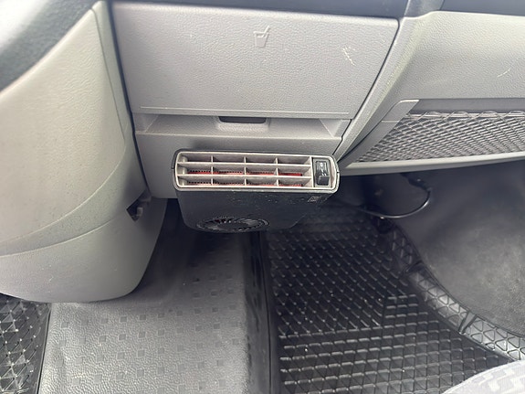 Volkswagen Transporter 10 of 15