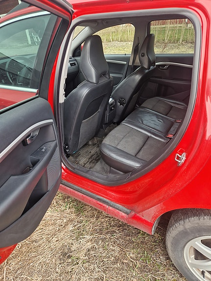 Volvo V70 9 of 13