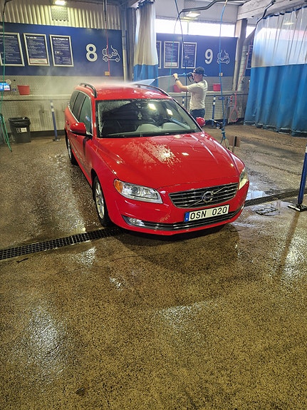 Volvo V70 3 of 13