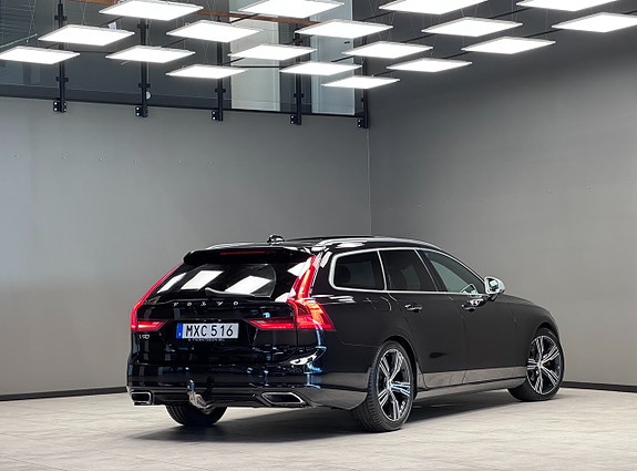Volvo V90 2 of 5