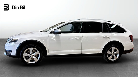 Skoda Octavia 2 of 5