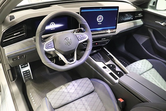 Volkswagen Passat 9 of 14