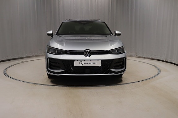 Volkswagen Passat 2 of 5