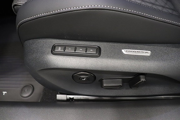 Volkswagen Passat 10 of 14