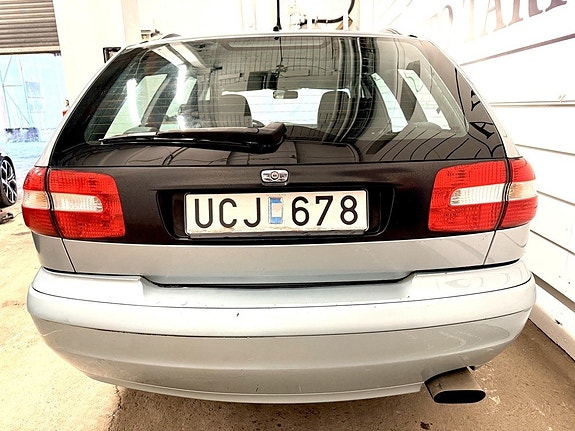 Volvo V40 5 of 5