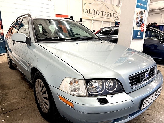Volvo V40 3 of 5