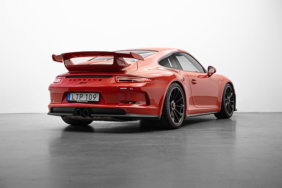 Porsche 911 2 of 5