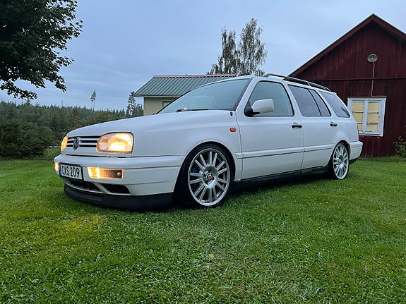 Volkswagen Golf III 2 of 5