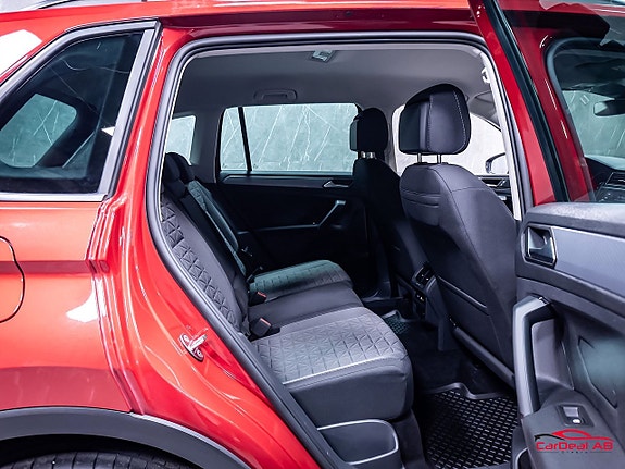 Volkswagen Tiguan 16 of 27