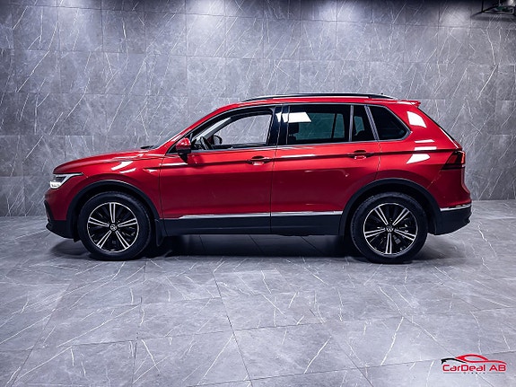 Volkswagen Tiguan 4 of 27