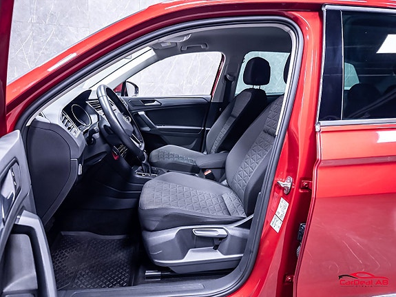 Volkswagen Tiguan 10 of 27