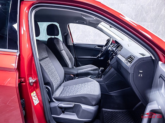 Volkswagen Tiguan 15 of 27