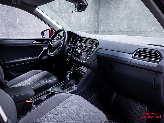 Volkswagen Tiguan 14 of 27