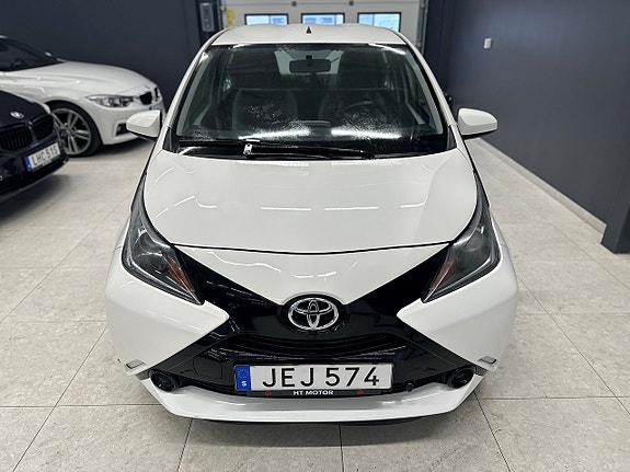 Toyota Aygo 2 of 5